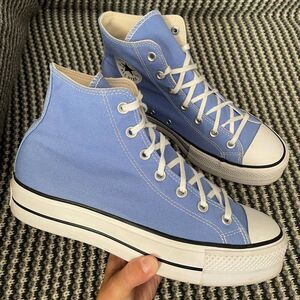 Converse platform hi top blue sneaker women’s shoe size 10